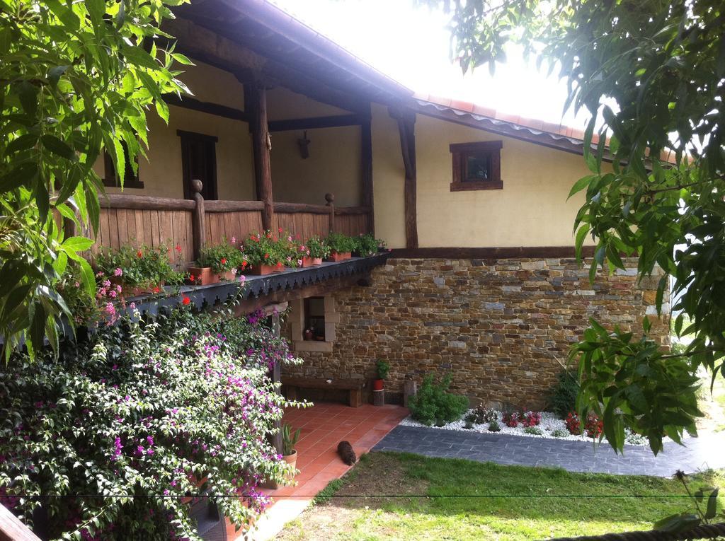 Apikale Affittacamere Ea Esterno foto